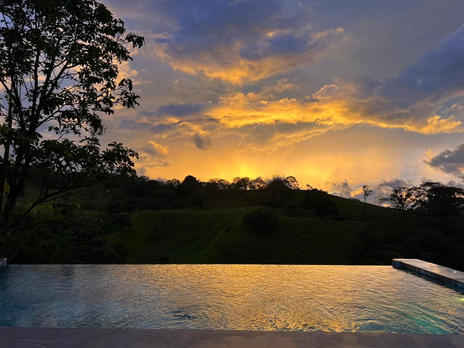 Chateau Arenal Hotel & Restaurante El Castillo المظهر الخارجي الصورة